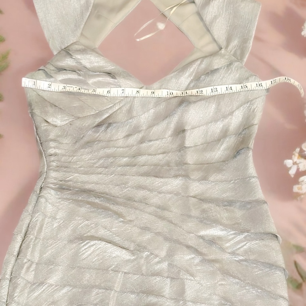 Stunning London Times Silver Elegant Dress - Size 6 for Glam Nights! - Picture 11 of 16